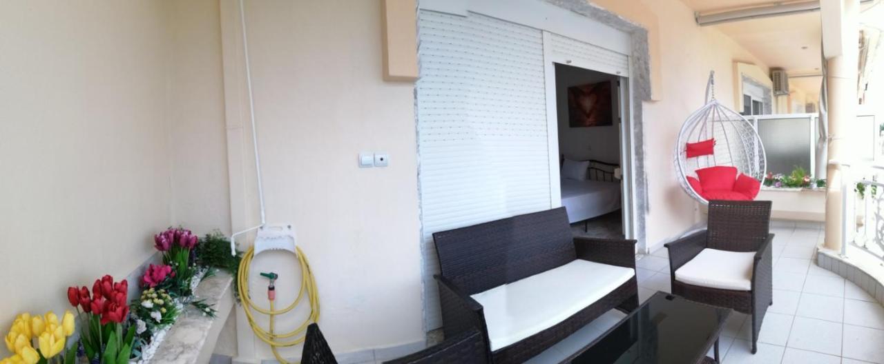 Hara's A Appartement Flogita