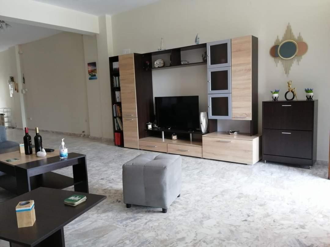 Apartment Hara's A Flogita